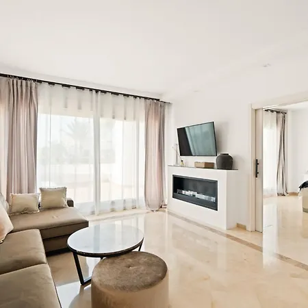 Апартаменти Cozy In Palm Monteros *